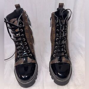Louis Vuitton Star Trail Ankle Boots